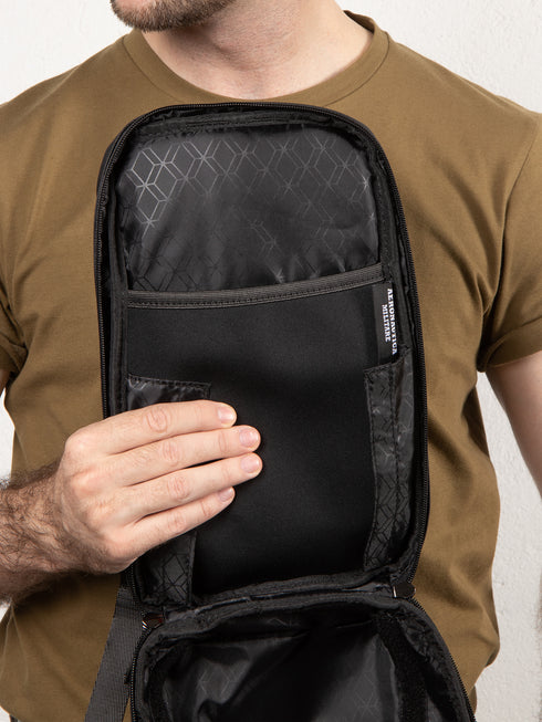 Men's Aeronautica Militare AM-483 Helix Line Tablet Shoulder Bag